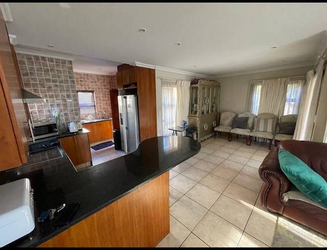 3 BEDROOM PROPERTY TO RENT IN GLEN MARAIS